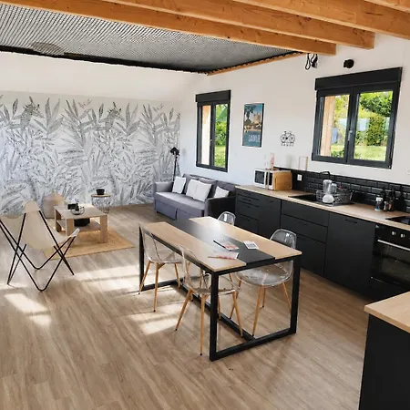 Le Vieux Pressoir Avec Piscine Coutures (Maine-et-Loire)