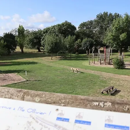 Σπίτι διακοπών Le Vieux Pressoir Avec Piscine